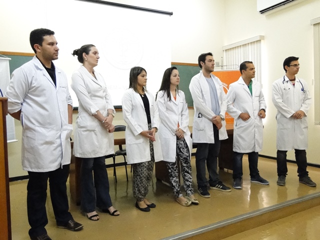 Médicos residentes iniciam programa de especialização na Santa